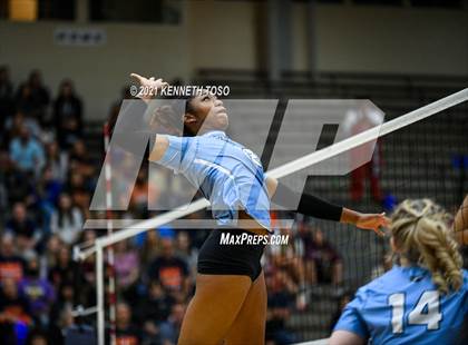 Thumbnail 1 in Harlan vs. Brandeis (UIL Region 4 Semi-Final) photogallery.