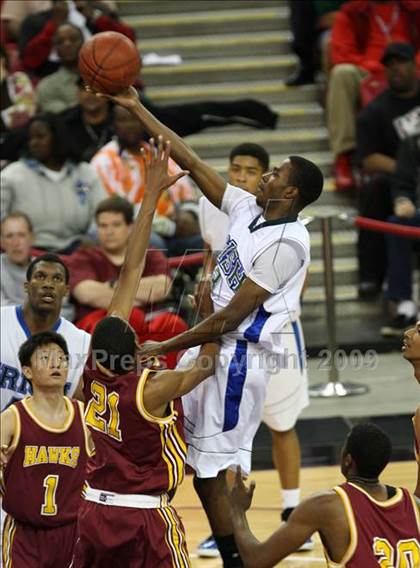 Thumbnail 3 in Ocean View vs. Sacred Heart Cathedral (CIF State D3 Final) photogallery.
