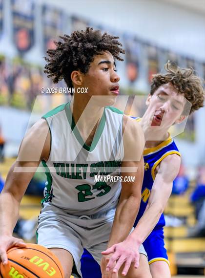 Thumbnail 2 in Bergman vs Valley Springs (3A-2 District Tournament) photogallery.