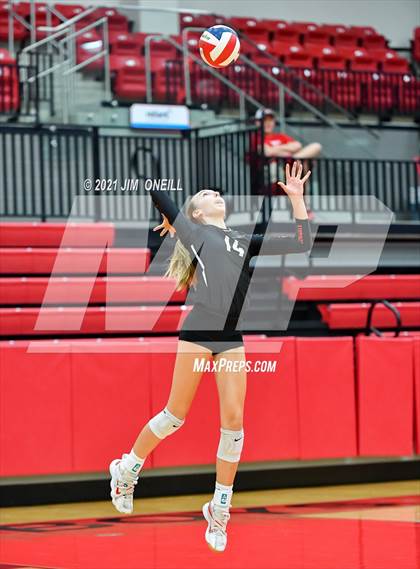 Thumbnail 2 in Lewisville @ Coppell photogallery.
