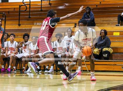 Thumbnail 2 in Douglas Byrd @ South View photogallery.