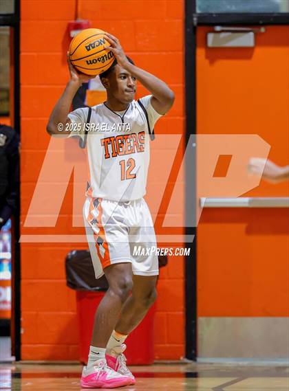 Thumbnail 3 in Douglas Byrd @ South View photogallery.