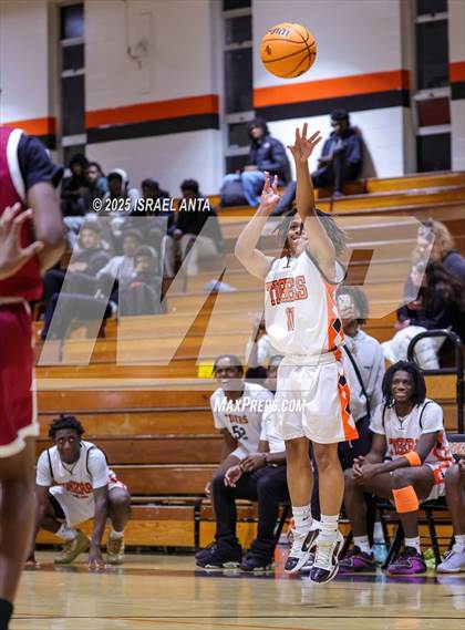 Thumbnail 2 in Douglas Byrd @ South View photogallery.