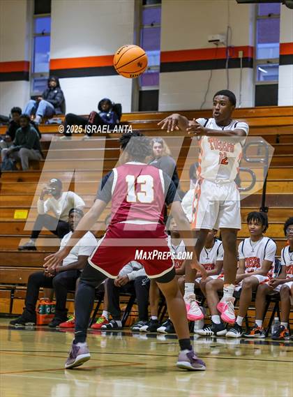 Thumbnail 3 in Douglas Byrd @ South View photogallery.