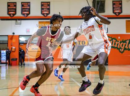 Thumbnail 3 in Douglas Byrd @ South View photogallery.