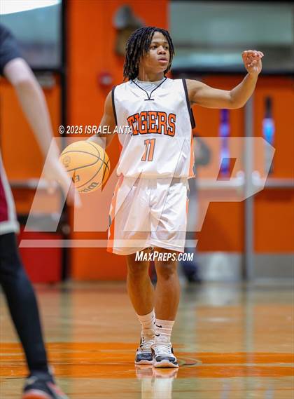 Thumbnail 3 in Douglas Byrd @ South View photogallery.