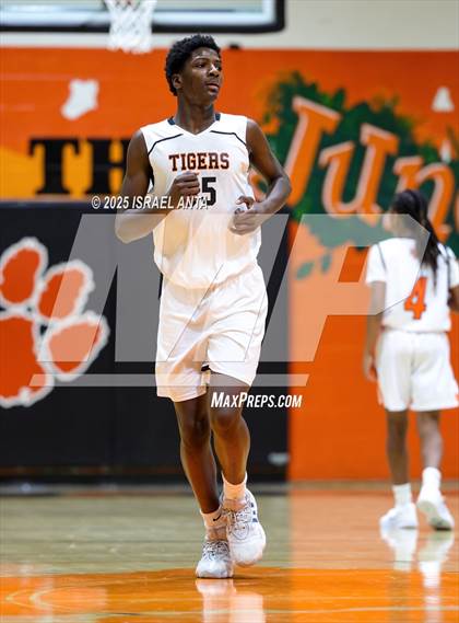 Thumbnail 2 in Douglas Byrd @ South View photogallery.