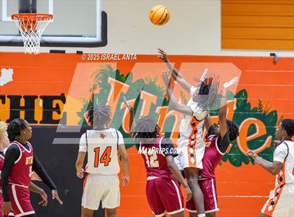 Thumbnail 2 in Douglas Byrd @ South View photogallery.