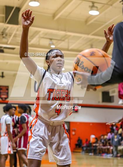 Thumbnail 3 in Douglas Byrd @ South View photogallery.