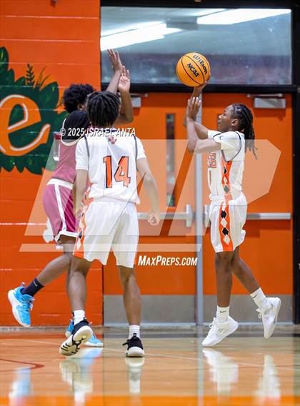 Thumbnail 2 in Douglas Byrd @ South View photogallery.