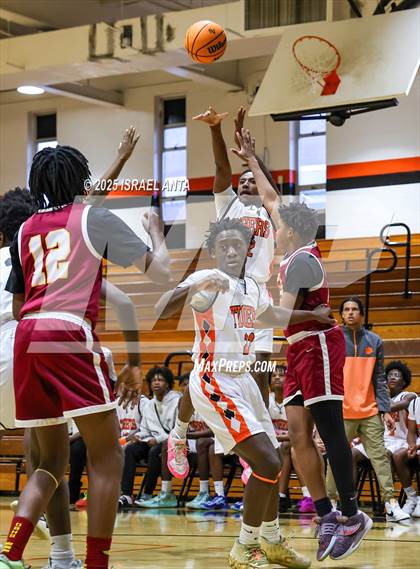 Thumbnail 1 in Douglas Byrd @ South View photogallery.