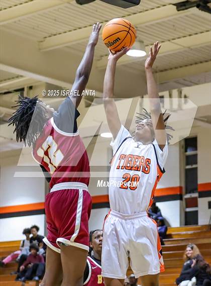 Thumbnail 3 in Douglas Byrd @ South View photogallery.