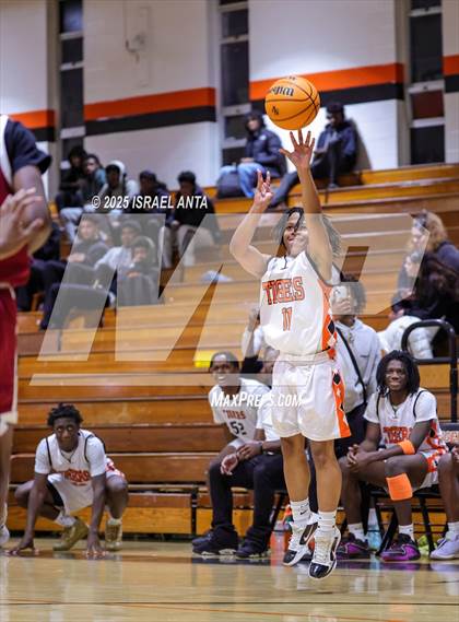 Thumbnail 1 in Douglas Byrd @ South View photogallery.