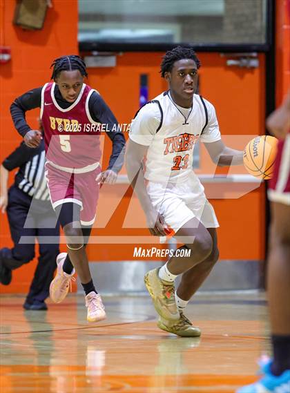 Thumbnail 3 in Douglas Byrd @ South View photogallery.