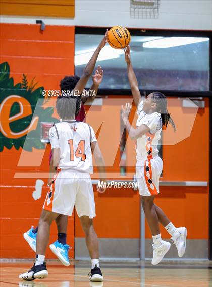 Thumbnail 3 in Douglas Byrd @ South View photogallery.