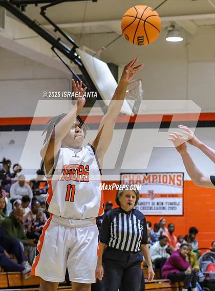 Thumbnail 1 in Douglas Byrd @ South View photogallery.