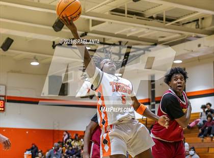 Thumbnail 3 in Douglas Byrd @ South View photogallery.