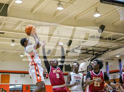 Thumbnail 3 in Douglas Byrd @ South View photogallery.