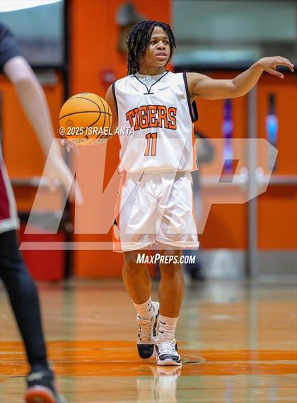 Thumbnail 1 in Douglas Byrd @ South View photogallery.