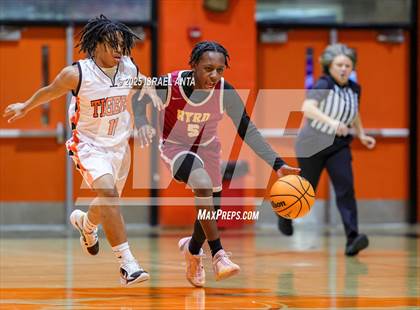 Thumbnail 2 in Douglas Byrd @ South View photogallery.