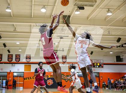 Thumbnail 3 in Douglas Byrd @ South View photogallery.