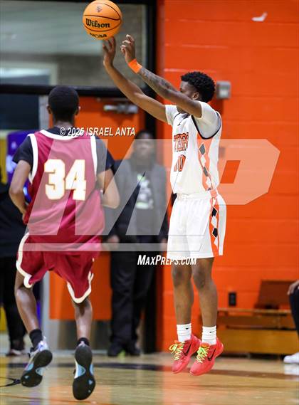 Thumbnail 3 in Douglas Byrd @ South View photogallery.