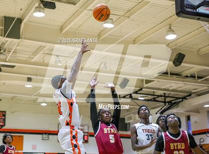 Thumbnail 2 in Douglas Byrd @ South View photogallery.