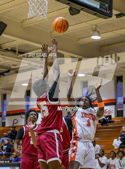 Thumbnail 2 in Douglas Byrd @ South View photogallery.