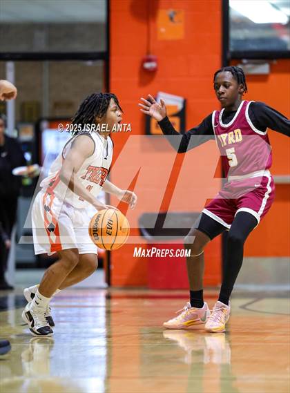 Thumbnail 1 in Douglas Byrd @ South View photogallery.