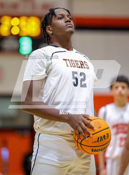 Thumbnail 3 in Douglas Byrd @ South View photogallery.