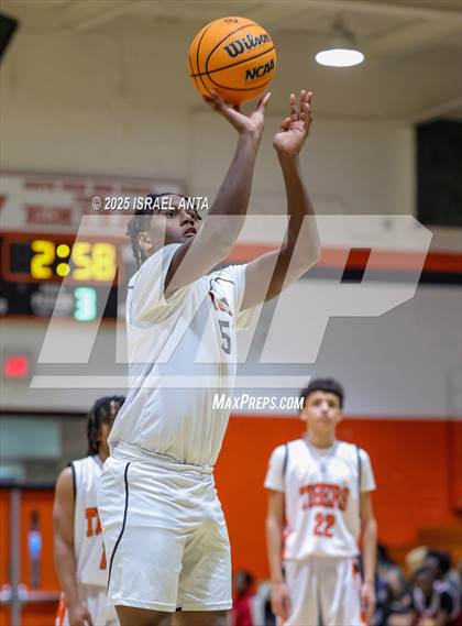 Thumbnail 3 in Douglas Byrd @ South View photogallery.