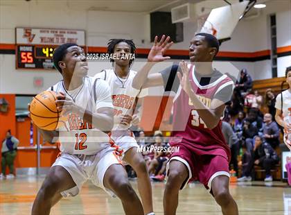 Thumbnail 3 in Douglas Byrd @ South View photogallery.