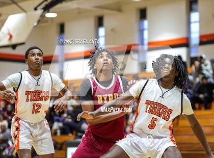 Thumbnail 3 in Douglas Byrd @ South View photogallery.
