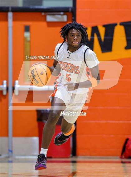 Thumbnail 3 in Douglas Byrd @ South View photogallery.