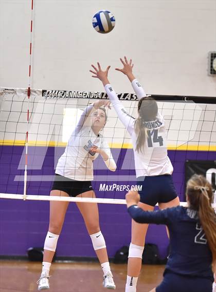 Thumbnail 1 in Vista Murrieta vs. Mercy (Durango Fall Classic) photogallery.