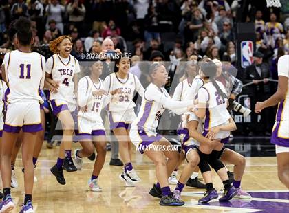 Thumbnail 3 in Santiago @ Oakland Tech (CIF State D1 Final) photogallery.