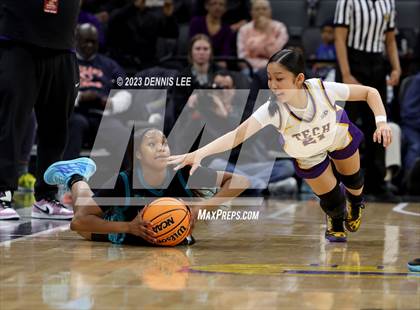 Thumbnail 2 in Santiago @ Oakland Tech (CIF State D1 Final) photogallery.