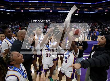 Thumbnail 2 in Santiago @ Oakland Tech (CIF State D1 Final) photogallery.
