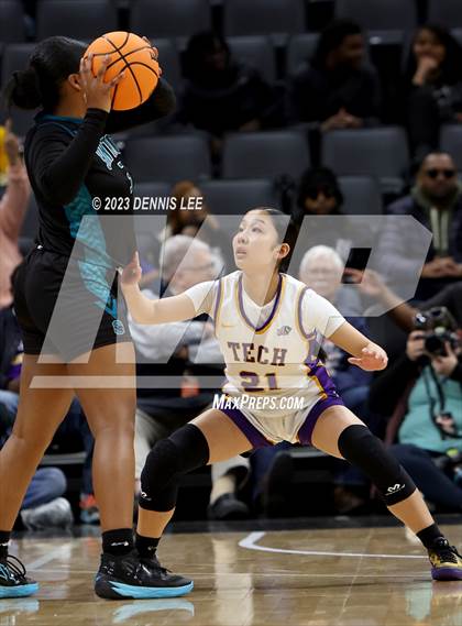 Thumbnail 2 in Santiago @ Oakland Tech (CIF State D1 Final) photogallery.