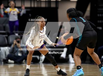Thumbnail 2 in Santiago @ Oakland Tech (CIF State D1 Final) photogallery.