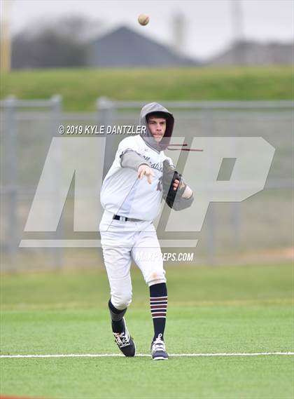 Thumbnail 2 in Westlake Academy vs Benbrook (Krum Invitational) photogallery.