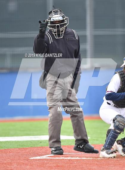 Thumbnail 3 in Westlake Academy vs Benbrook (Krum Invitational) photogallery.