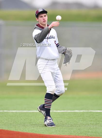 Thumbnail 2 in Westlake Academy vs Benbrook (Krum Invitational) photogallery.
