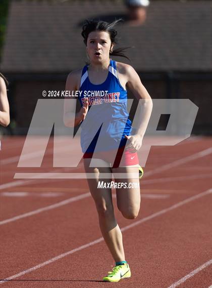Thumbnail 2 in Weatherford Eagle Invitational (Track Events) photogallery.