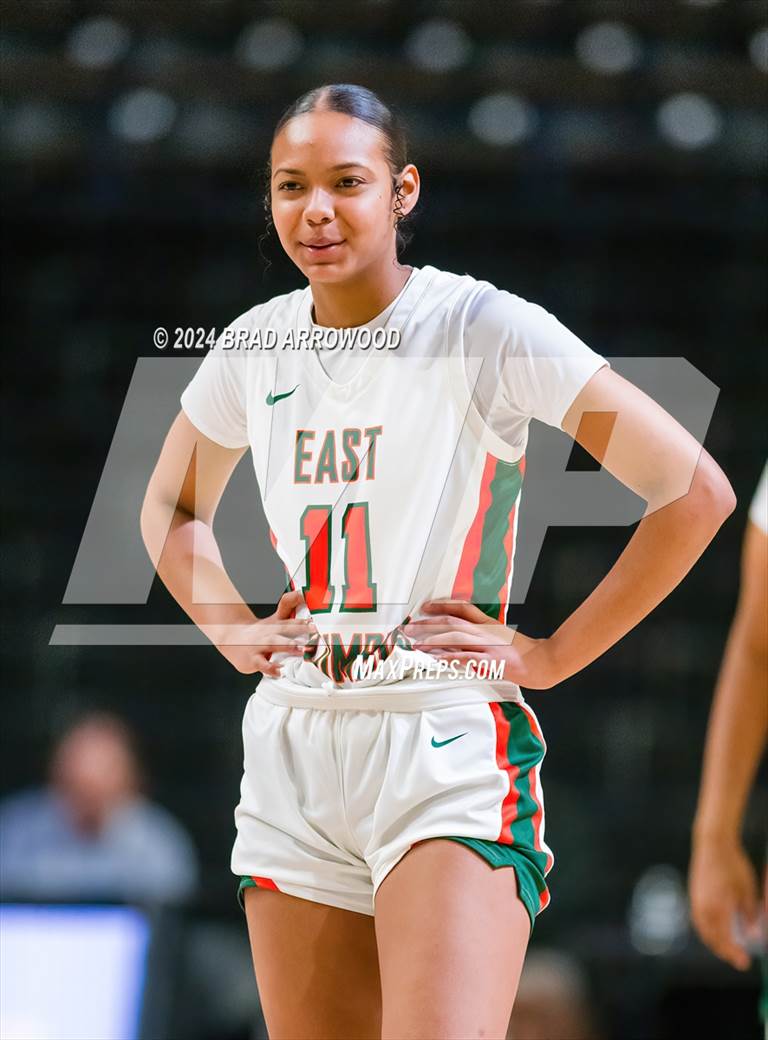 Photo 140 in the East Bladen vs East Columbus (NCHSAA 1A East Regional Final) Photo Gallery (247