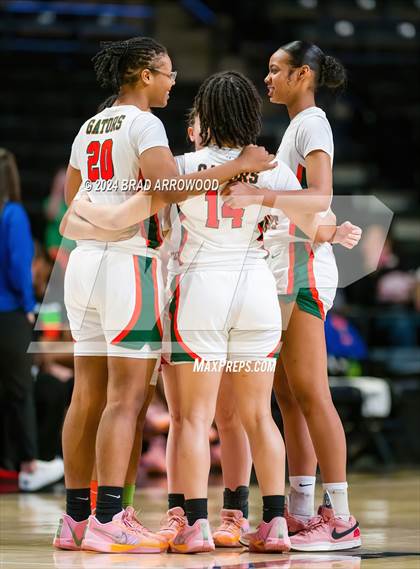 Thumbnail 2 in East Bladen vs East Columbus (NCHSAA 1A East Regional Final) photogallery.