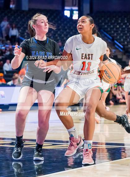 Thumbnail 1 in East Bladen vs East Columbus (NCHSAA 1A East Regional Final) photogallery.