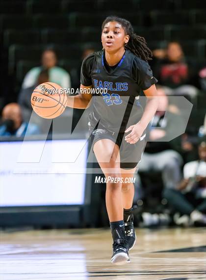 Thumbnail 1 in East Bladen vs East Columbus (NCHSAA 1A East Regional Final) photogallery.