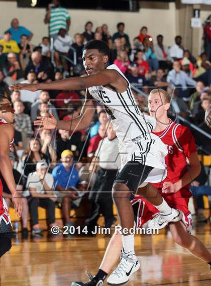 Thumbnail 2 in Cape Coral vs. Cardinal Gibbons (City of Palms Classic) photogallery.