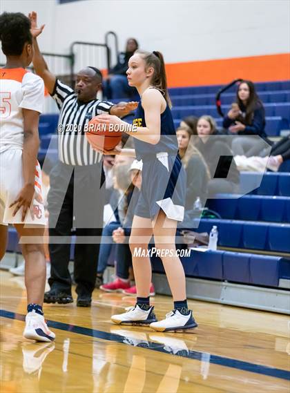 Thumbnail 2 in Bainbridge @ Eastside Catholic photogallery.